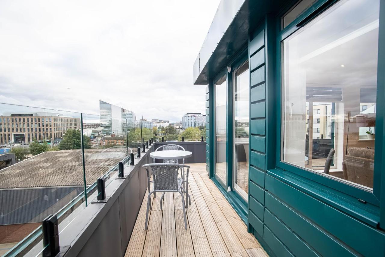 Luxe & Stylish 1 & 2 Bed Flats Near Heathrow, Legoland, & Windsor Slough Buitenkant foto