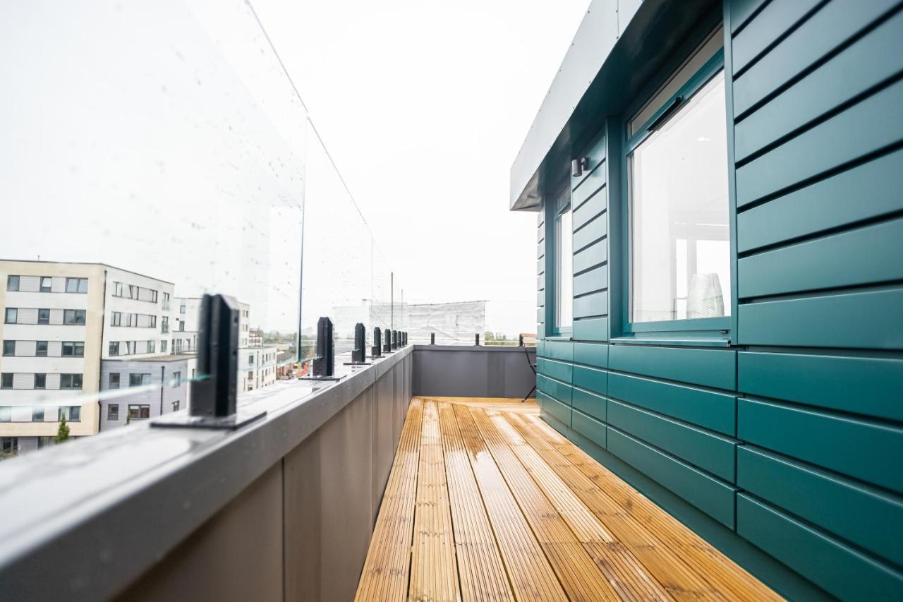 Luxe & Stylish 1 & 2 Bed Flats Near Heathrow, Legoland, & Windsor Slough Buitenkant foto
